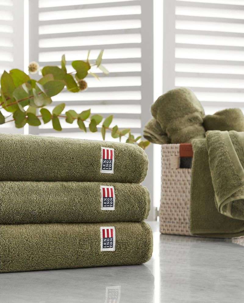 LEXINGTON - HÅNDKLE - Dusty Olive 70x130