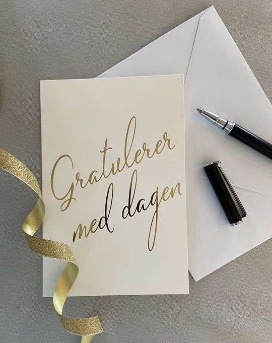 NORWAY DESIGN STUDIO - Gratulerer med dagen - Hvit