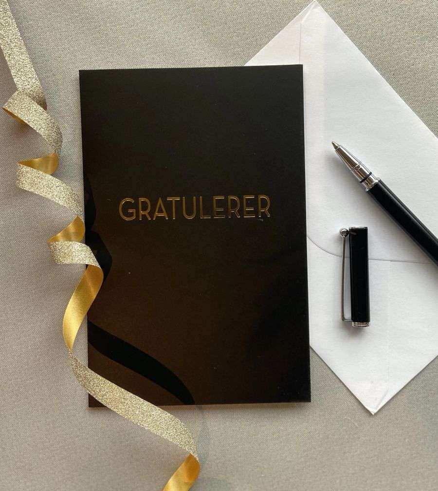 NORWAY DESIGN STUDIO - Gratulerer - Svart/gull 10x
